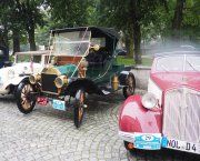 Pojazdy Zabytkowe zawitały w Legnickim Polu